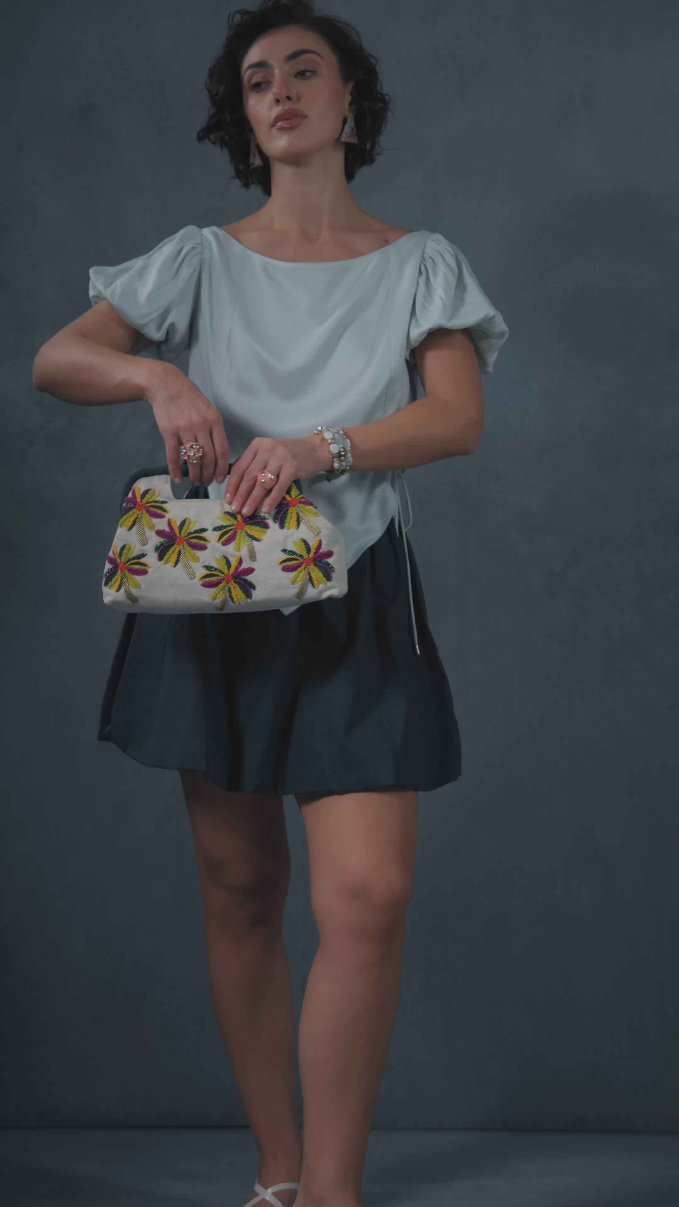 Aby Triangle Top